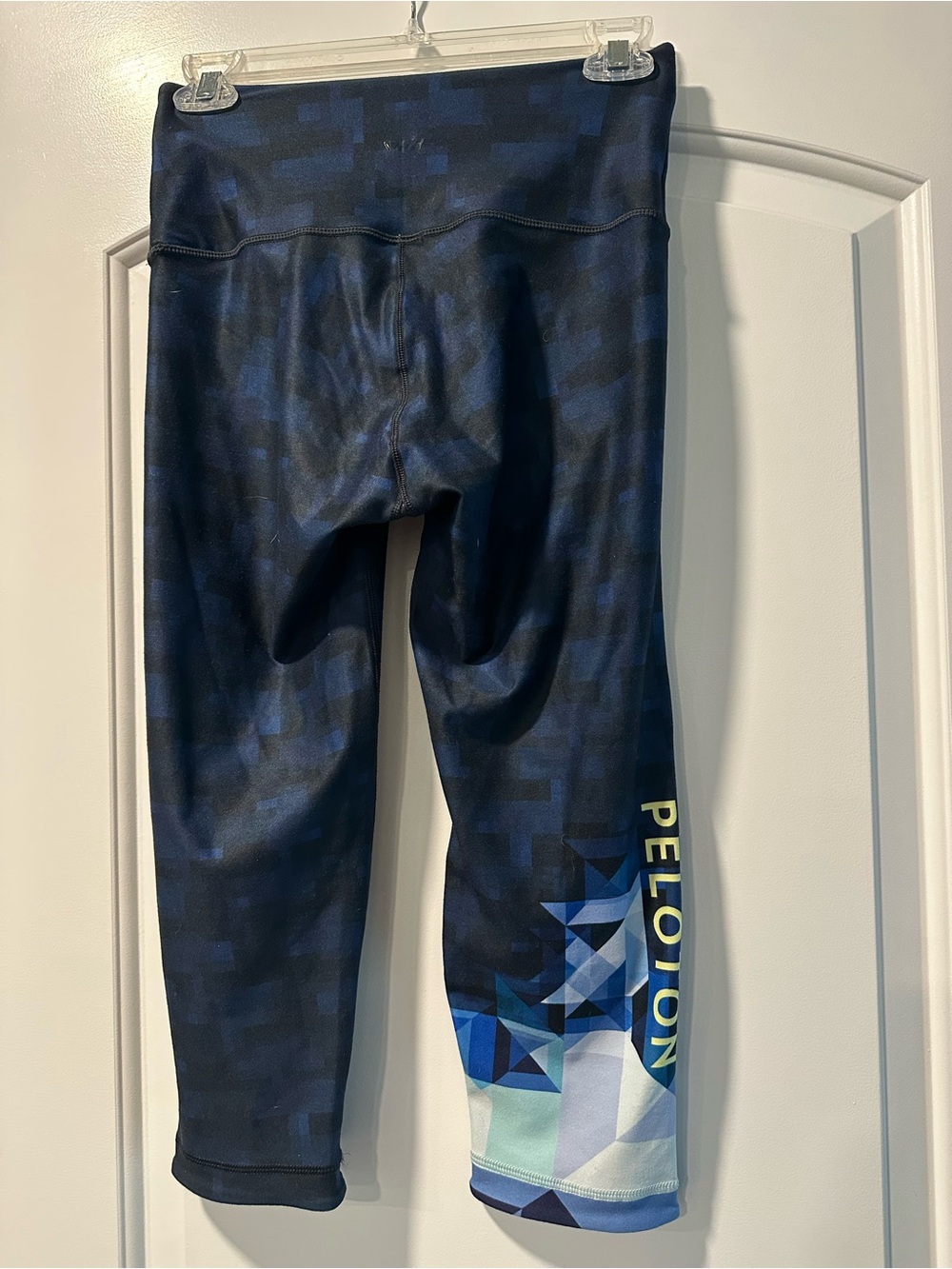 Peloton Navy & Blue Geometric Capri Leggings